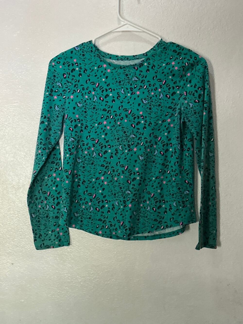 SO favorite tee tell green cheetah print long sleeve girls size L 10/12